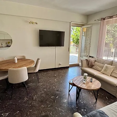 Apartment Water Lily *