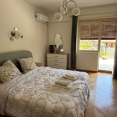 Water Lily Apartment *